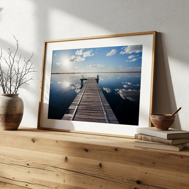 תמונת נוף מזח עץ אל הים – צילום טבע