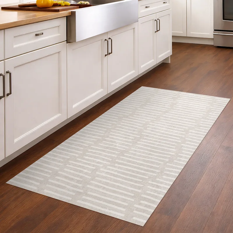 שטיח פי וי סי דוגמה מינימליסטית בהירה עם קווים עדינים