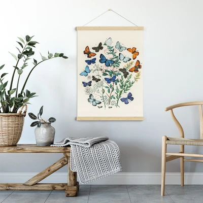 תמונת וינטג' טבע – פרפרים ופריחה בסגנון עתיק