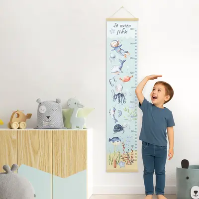 מד גובה עם שם הילד – מתחת לים