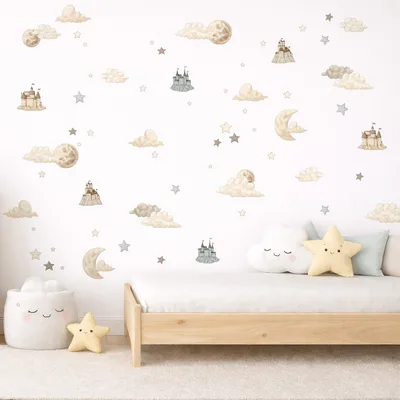 מדבקות קיר ירח, עננים וארמונות מעופפים – קסם לפני השינה