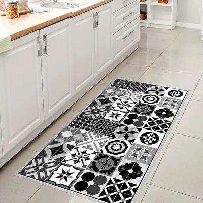 שטיח פי וי סי למטבח בעיצוב אריחים גאומטריים שחור לבן