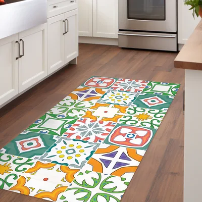 שטיח פי וי סי למטבח דוגמת פסיפס ספרדי בגווני ירוק כתום וכחול