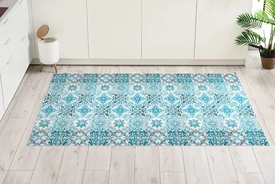 שטיח פי וי סי למטבח בעיצוב אריחים מרוקאיים בגווני טורקיז ותכלת