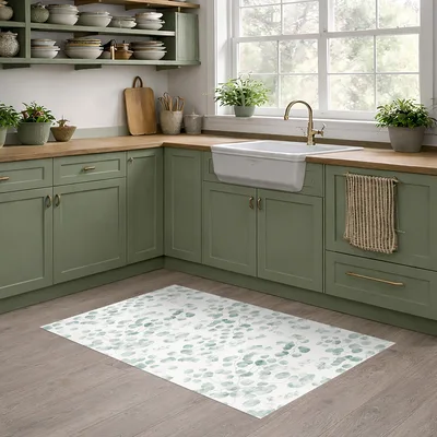 שטיח PVC למטבח – עלי אקליפטוס בגוונים ירוקים