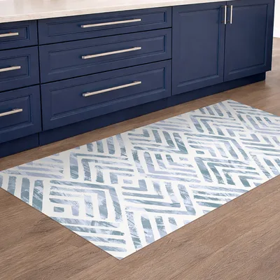 שטיח פי וי סי מעוצב למטבח בסגנון זיגזג כחול