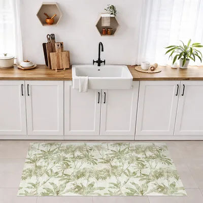 שטיח פי וי סי למטבח בעיצוב עלים טרופיים ירוקים טבעיים