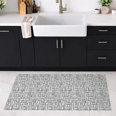 שטיח PVC בעיצוב גאומטרי קווי שחור לבן