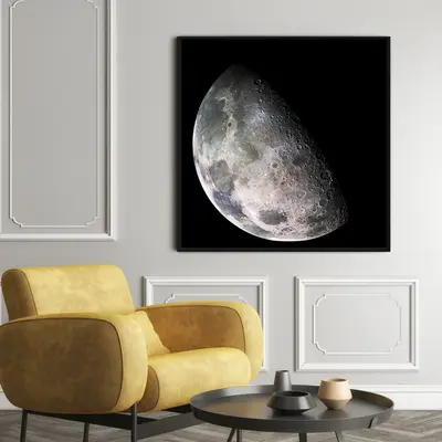 תמונת ירח אמנותית – Moonlight Serenity