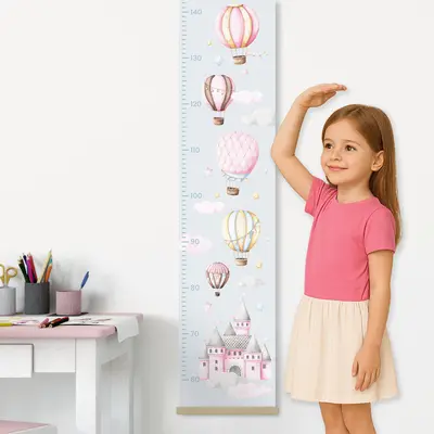 מד גובה לילדים עם שם אישי כדורים פורחים