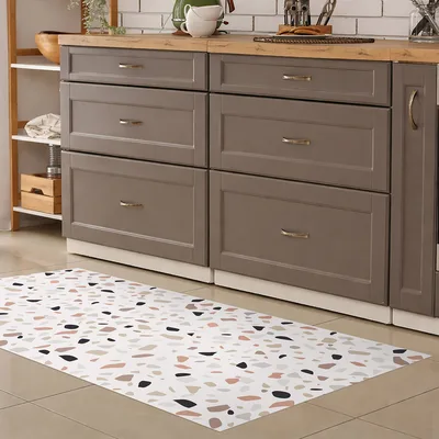 שטיח פי וי סי למטבח בעיצוב טרצו נקי בגווני אדמה רכים